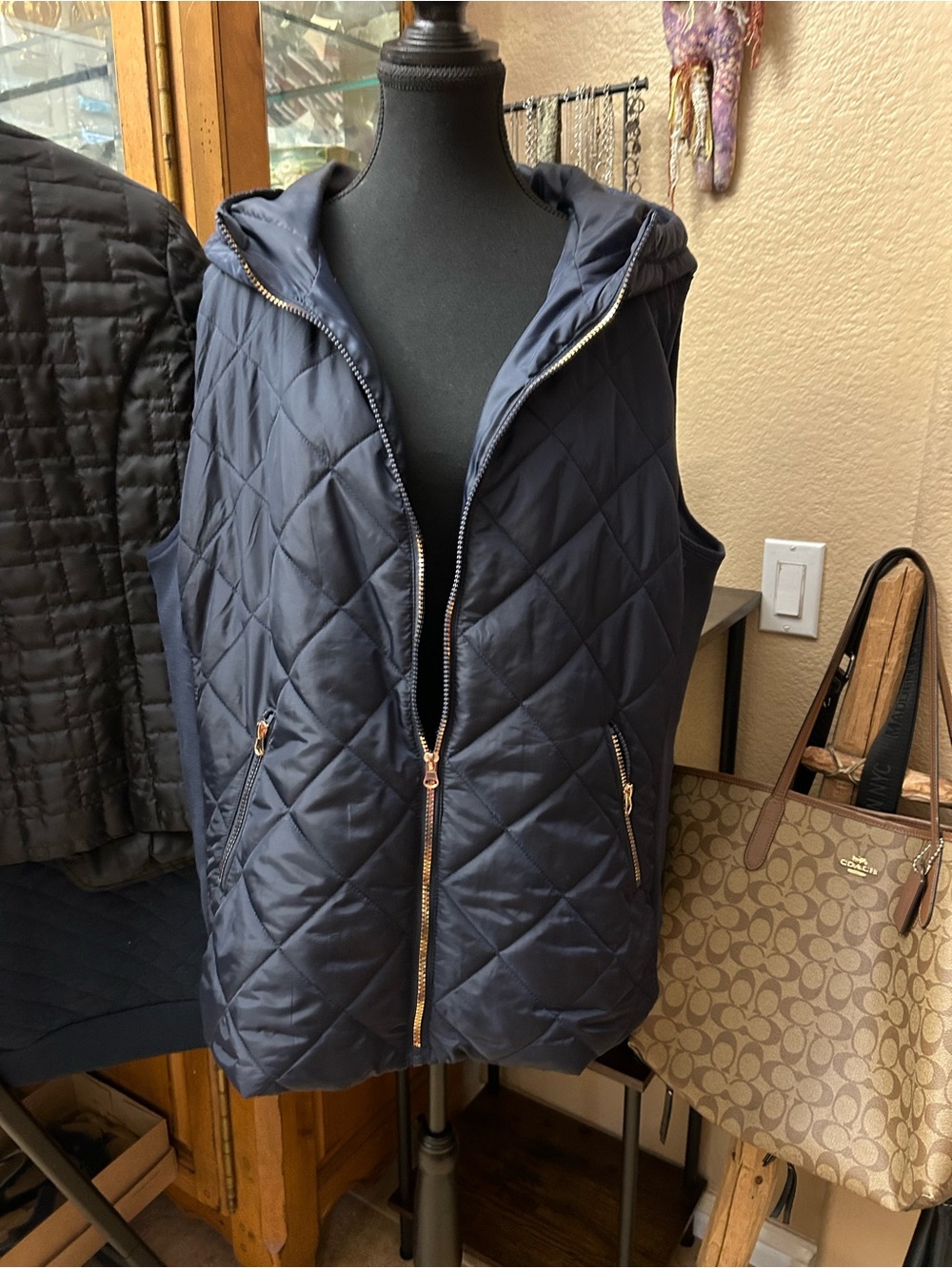 Cavalini Quilted Hooded Puffer Vest in Navy with Gold Zipper